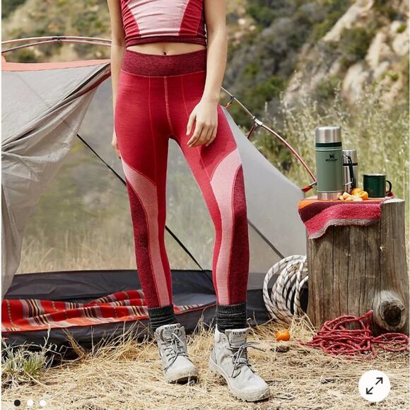 Free People | Capri Leggings 7/8 Length Red Style: Pop Life - Picture 1 of 6